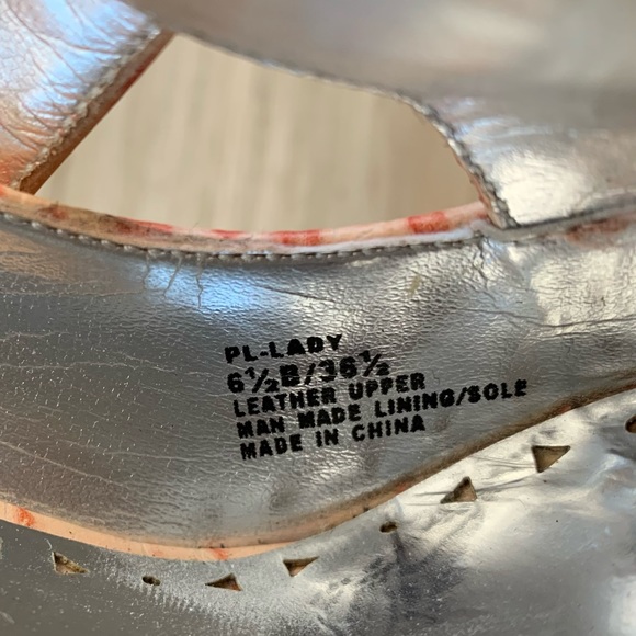 BCBG "Lady" Coral Peach Alligator/Crocodile Open Toe Stiletto Heels Size 6.5 - Picture 9 of 10